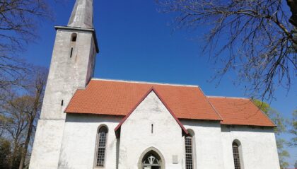 Viru- Nigulan Püha Nikolausen kirkko ja kirkonpiha